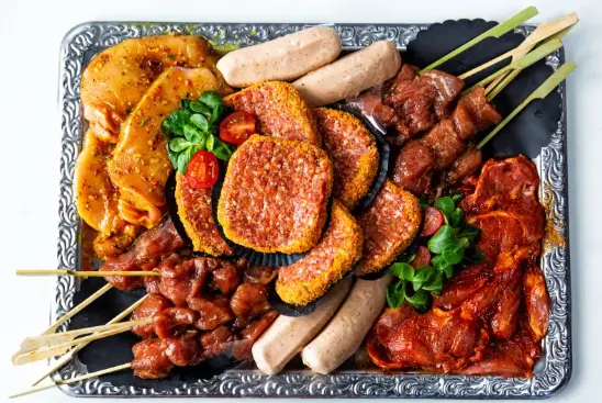 Barbecueschotel met vers vlees
